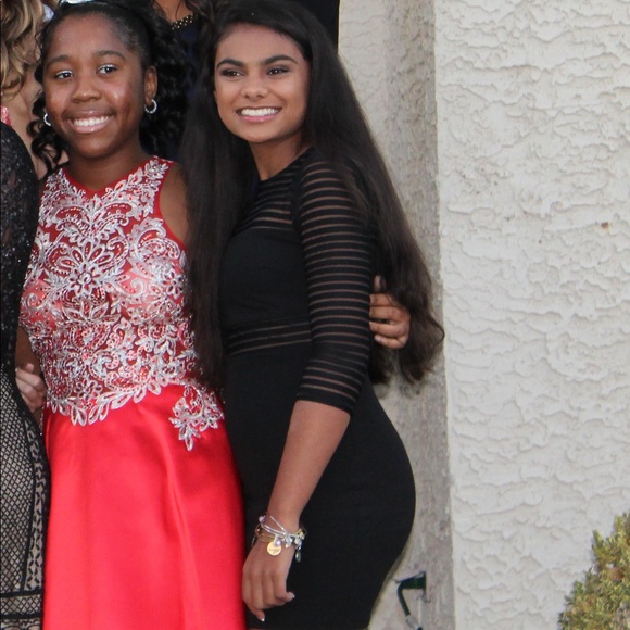 Lulus Dresses & Skirts - Lulu’s black bodycon dress- worn once